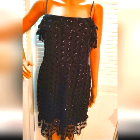 Black mesh and sequin ruffled dress - Picture 5 of 16